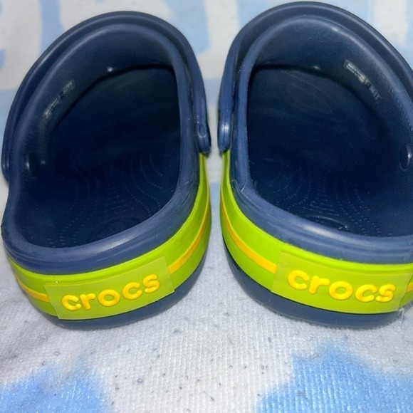 NWOT (Store Display) Junior Size 3 Crocs Classic Sandals - Picture 5 of 5